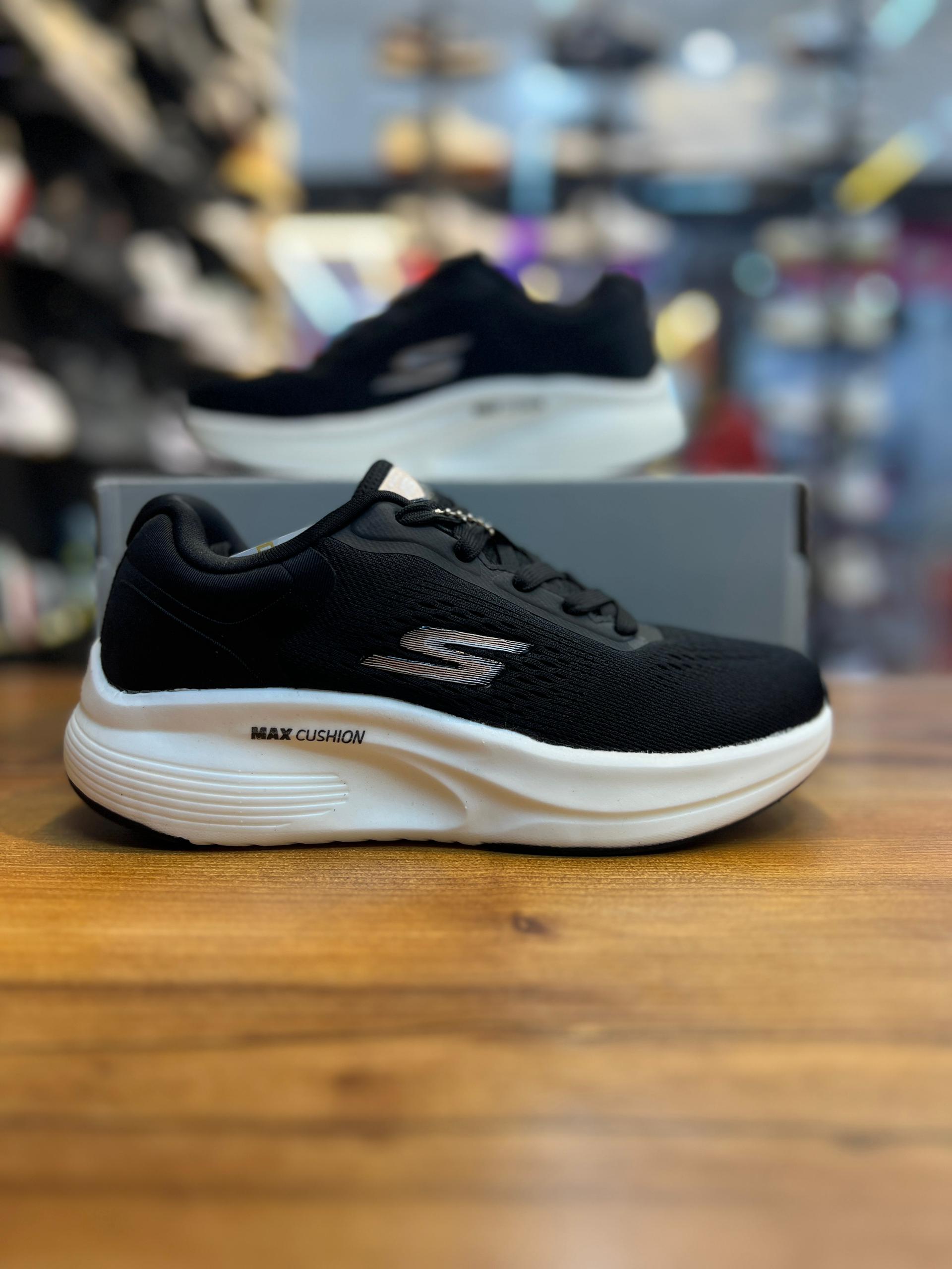 اسکیچرز زنانه پیاده روی وارداتی کیفیت مستر ۲۰۲۵